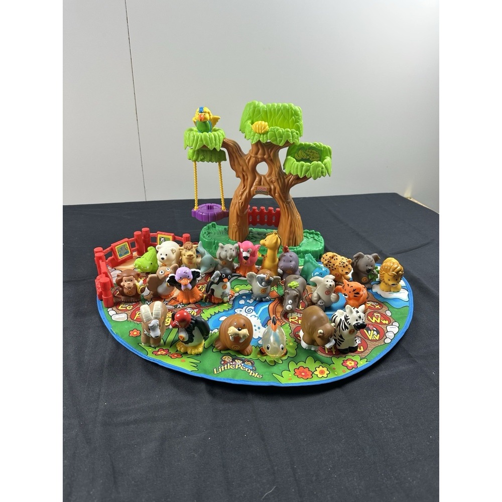 Fisher Price Little People A-Z Learning Alphabet Zoo w/26 Little People